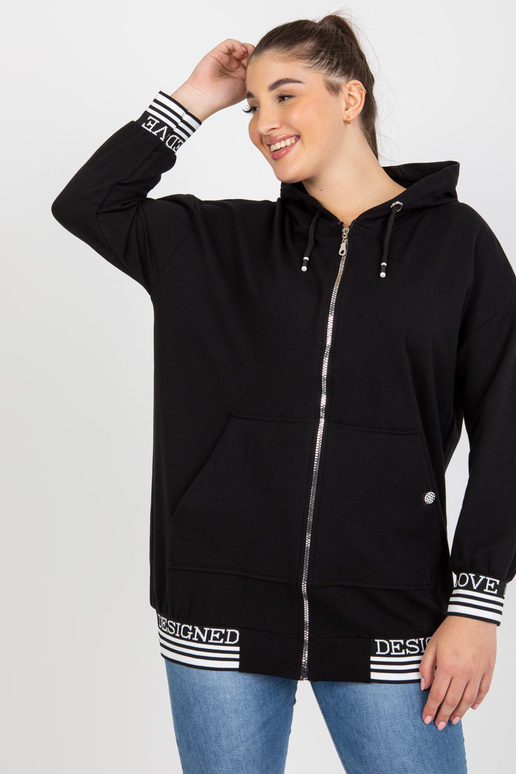 Must naiste suures suuruses taskutega...