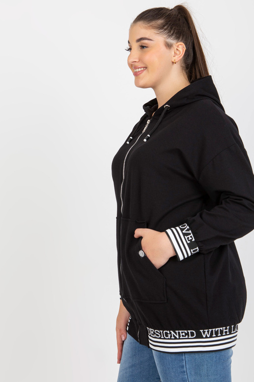 Must naiste suures suuruses taskutega...