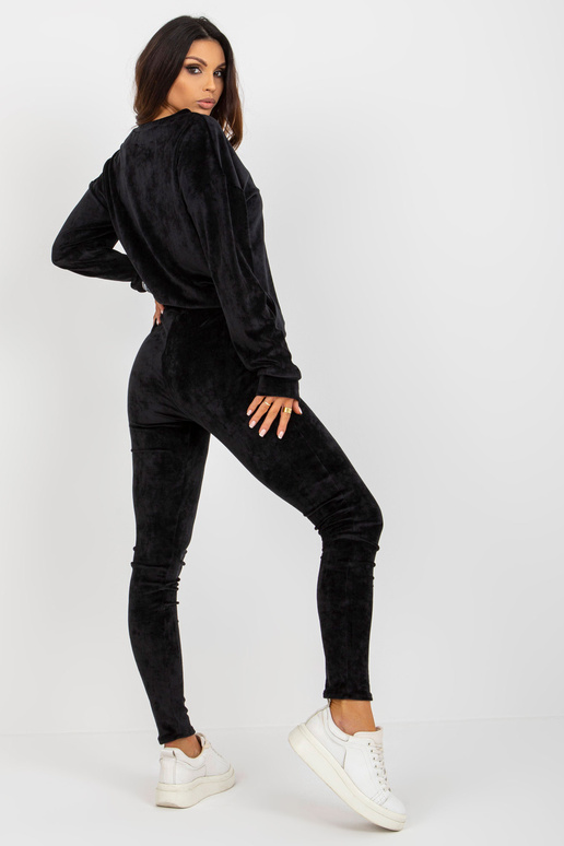 Must naiste veluurkomplekt koos... Must naiste veluurkomplekt koos...