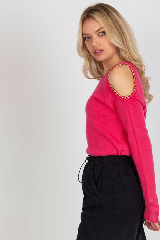 Fuksia paljaste õlgade ja kettidega...