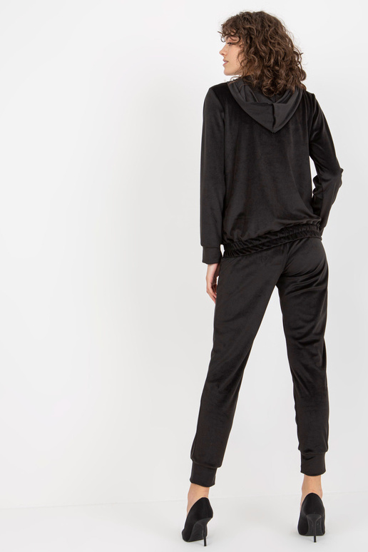 Must naiste veluurkomplekt kapuutsiga