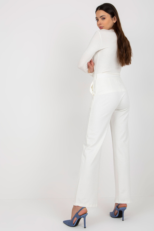 Ecru laienevad taskutega dressipüksid