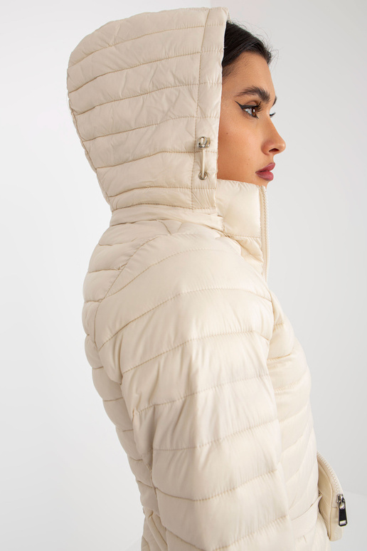 Beež üleminekuaja tepitud jope... Beež üleminekuaja tepitud jope...