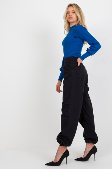 Tumesinise soonikuga...