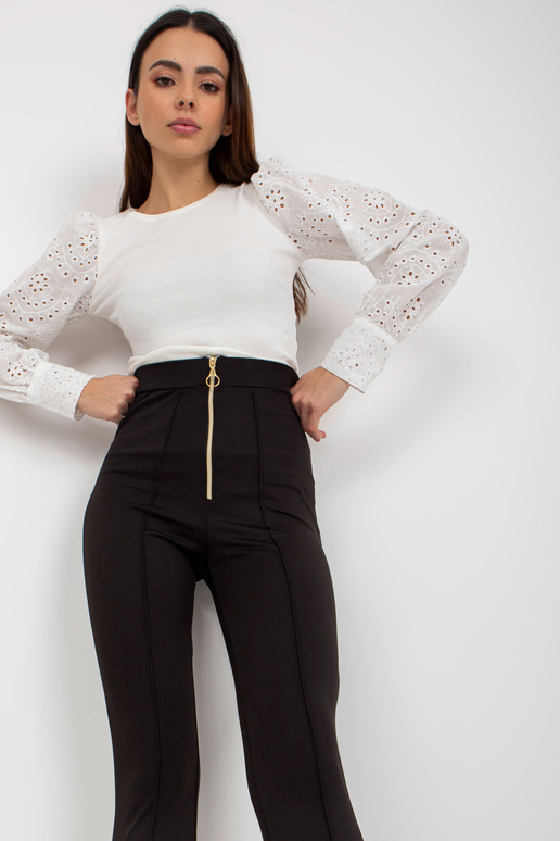 Mustad elegantsed retuusid ees lukuga...