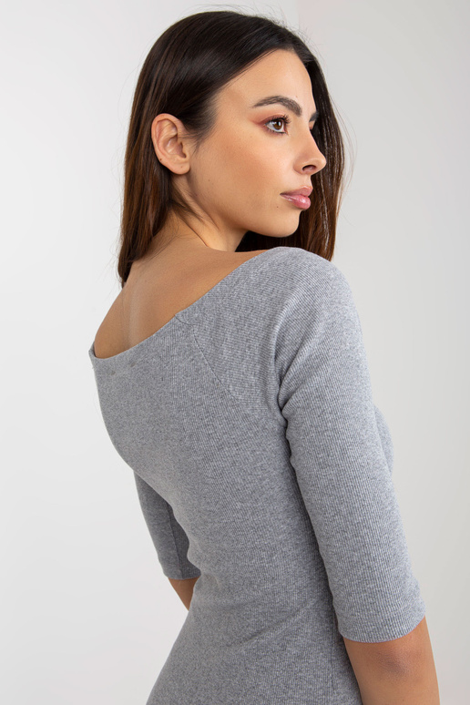 Halli soonikuga Midi-kleit põhikaelusega Halli soonikuga Midi-kleit põhikaelusega