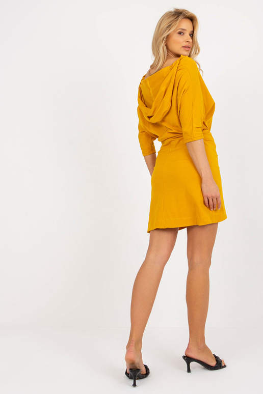 Tumekollane vabaaja järjehoidja... Tumekollane vabaaja järjehoidja...