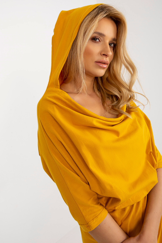 Tumekollane vabaaja järjehoidja... Tumekollane vabaaja järjehoidja...