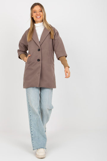 Pruun naiste taskutega...