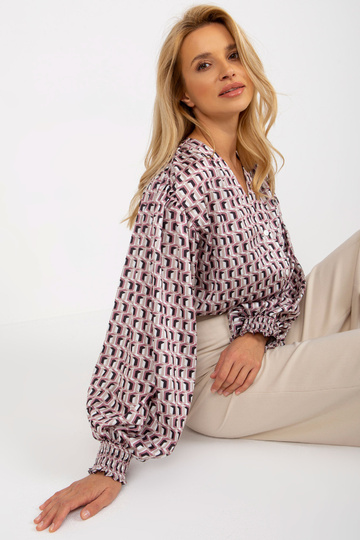 Valge ja määrdunudroosa...