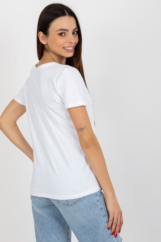 Valge ja helelilla tähetrükiga T-särk