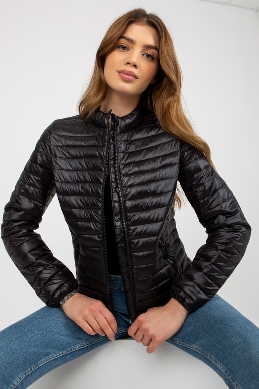 Must üleminekuajaline tepitud jakk