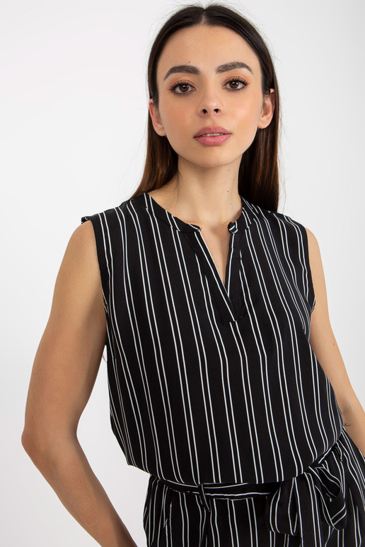 Must naiste viskoostriibuline pluus...