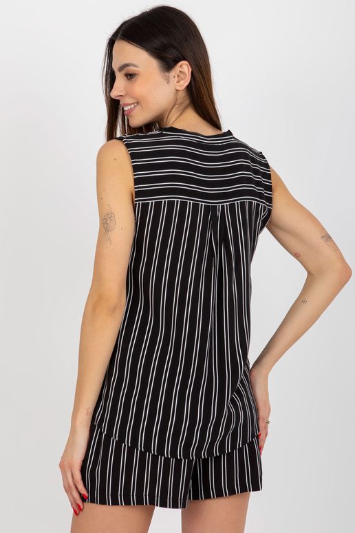 Must naiste viskoostriibuline pluus...