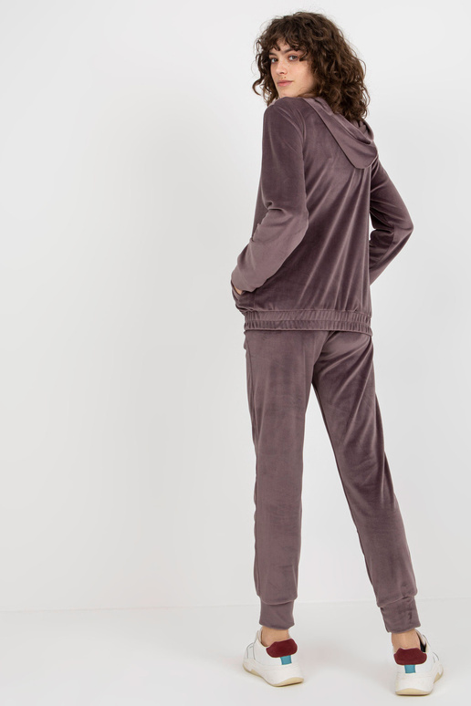 Lilla kaheosaline veluurkomplekt... Lilla kaheosaline veluurkomplekt...