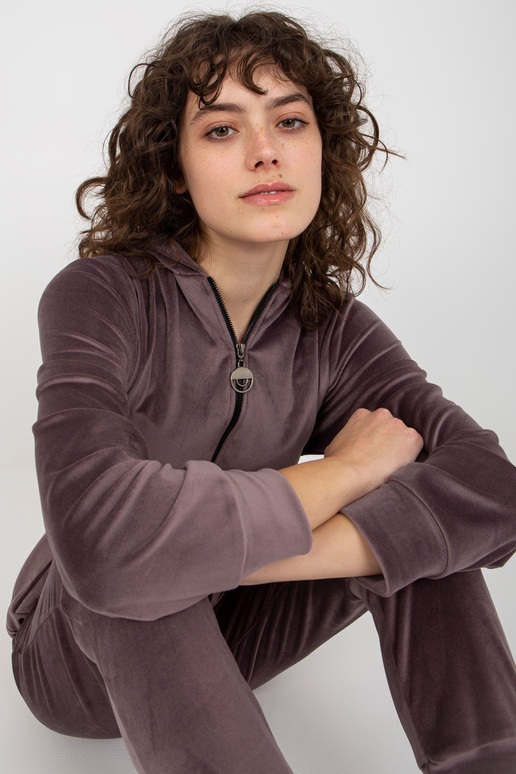 Lilla kaheosaline veluurkomplekt... Lilla kaheosaline veluurkomplekt...