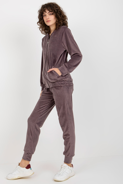 Lilla kaheosaline veluurkomplekt... Lilla kaheosaline veluurkomplekt...