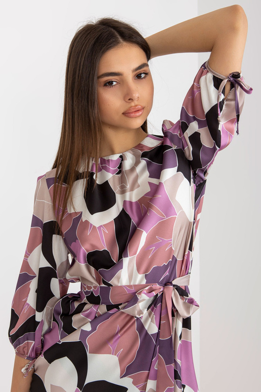 Lilla kokteilikleit varrukatel lipsuga