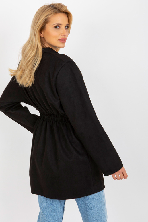 Must pintsakulõikeline nööbiga...