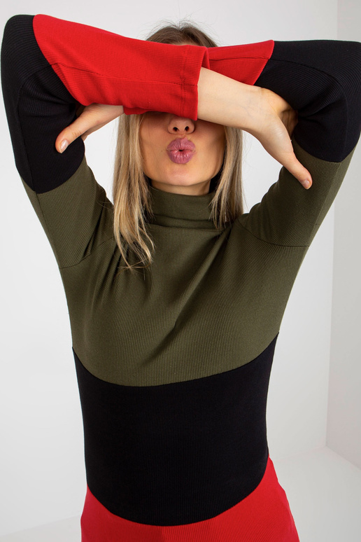 Khaki-punase soonikuga põhiline...