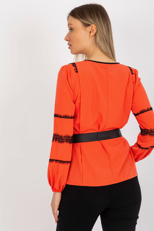 Oranž naiste pidulik seotava rihmaga...