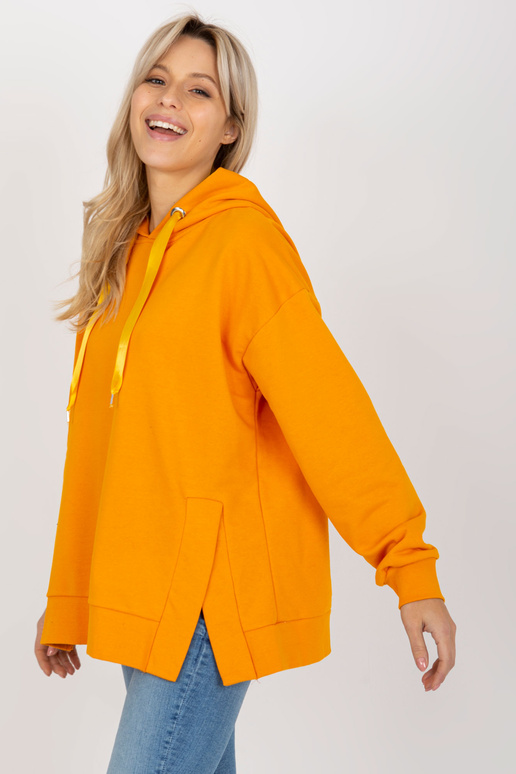 Tumekollane kampsun pusa ja trochetiga