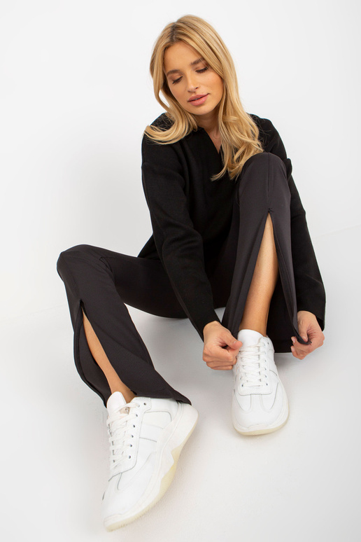 Mustad laienevad triibuliste...