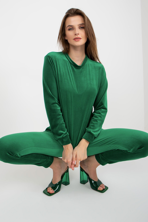 Roheline naiste veluurkomplekt koos... Roheline naiste veluurkomplekt koos...