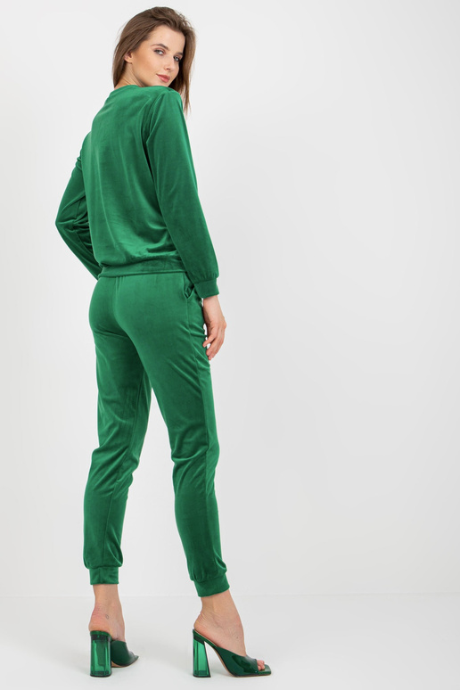 Roheline naiste veluurkomplekt koos... Roheline naiste veluurkomplekt koos...