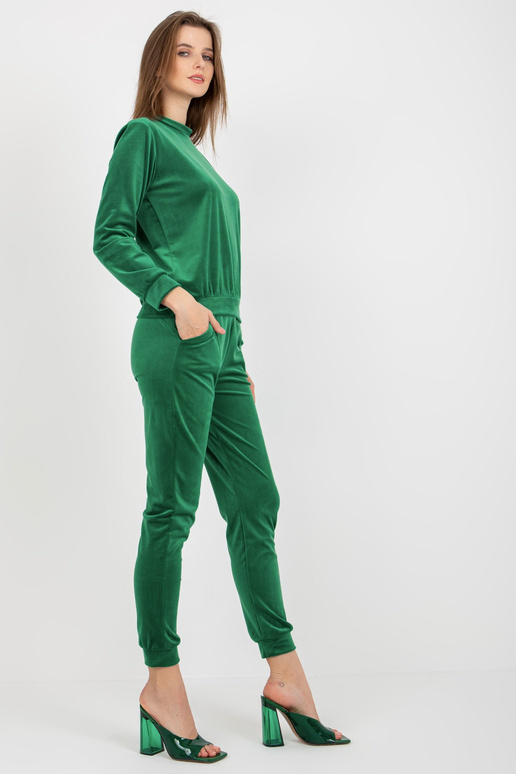 Roheline naiste veluurkomplekt koos... Roheline naiste veluurkomplekt koos...