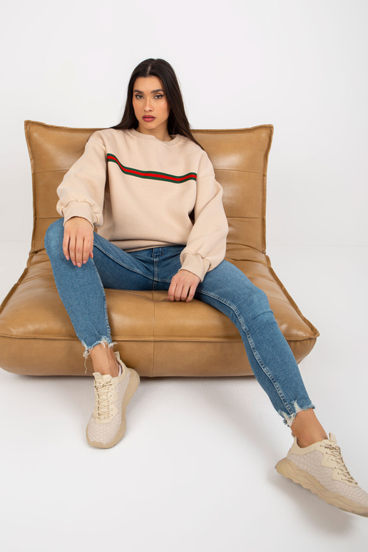 Suure lõikega beež kapuutsita...