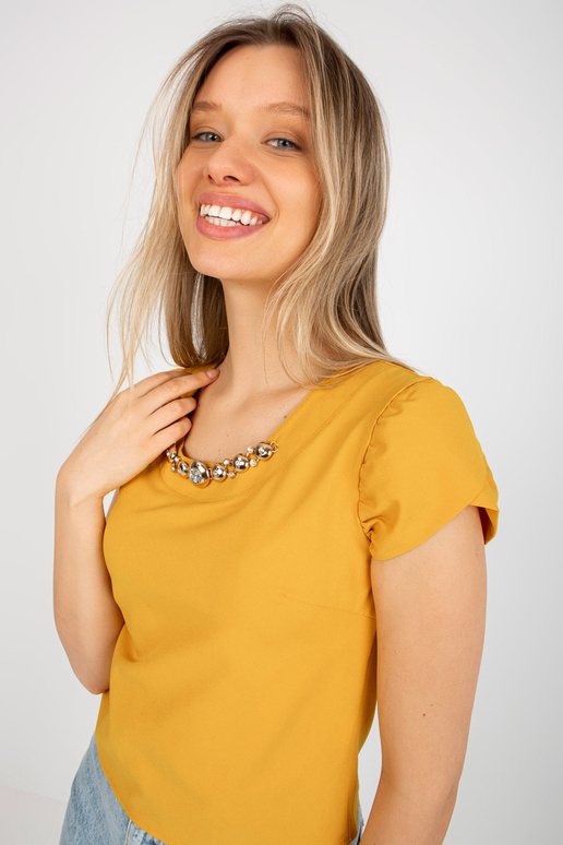 Tumekollane pidulik aplikatsiooni ja...