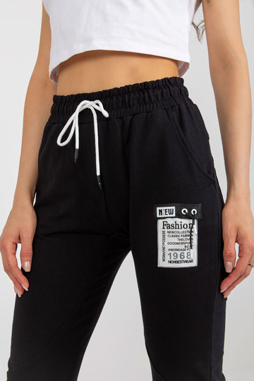 Mustad naiste pahkluu...