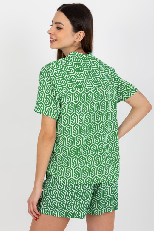 Roheline lühikeste varrukatega...