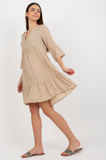 Beež volangiga suvekleit...