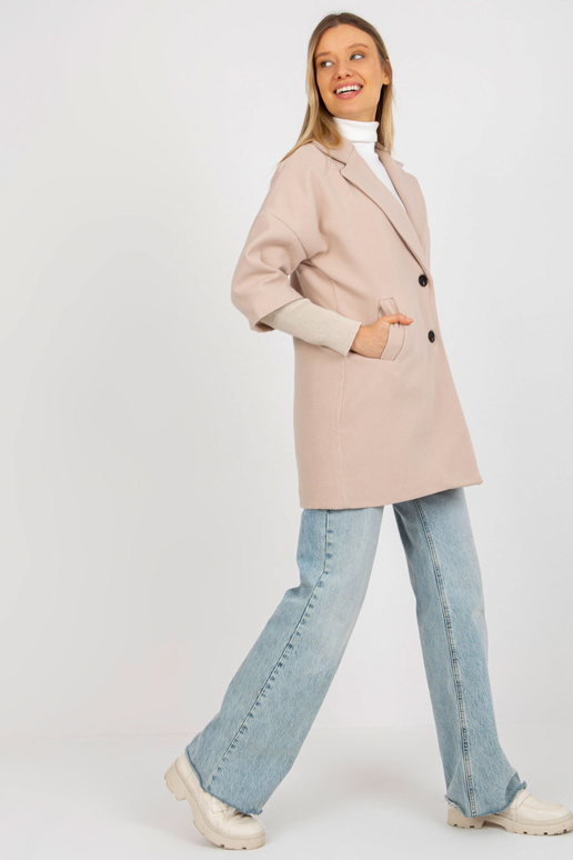 Beež mantel, mille varrukatel on... Beež mantel, mille varrukatel on...