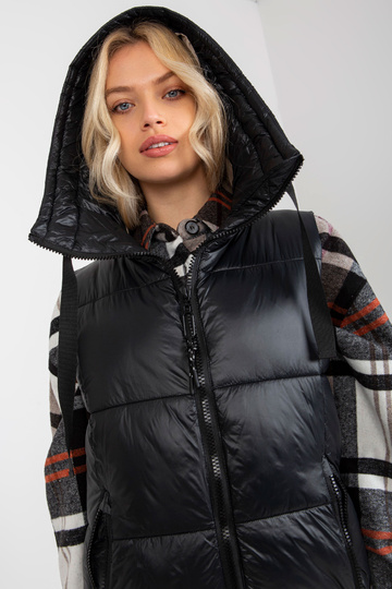 Must pikk kapuutsiga... 2