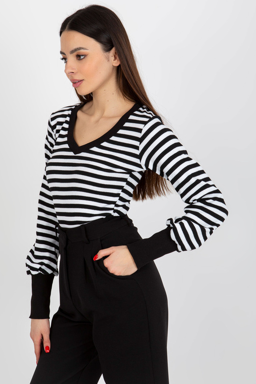 Must-valge liibuv triipudega pluus...