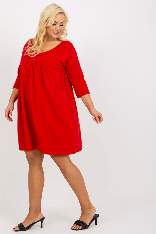 Punane pluss suuruses põhikleit...