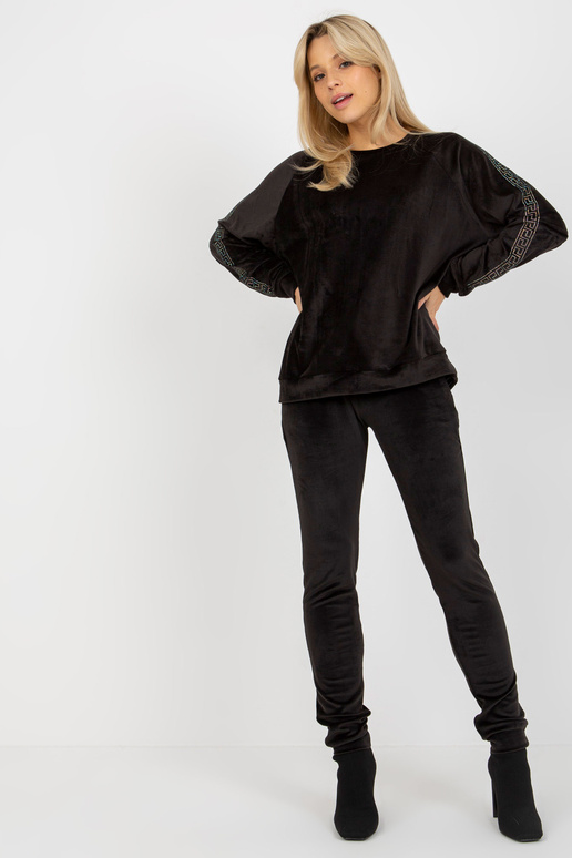 Must naiste veluurkomplekt kivide...