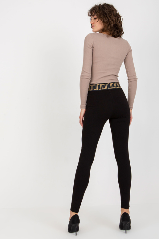 Mustad puuvillased vabaaja säärised... Mustad puuvillased vabaaja säärised...