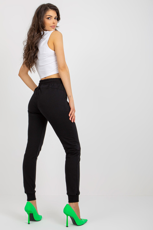 Mustad puuvillased õlgadega dressipüksid