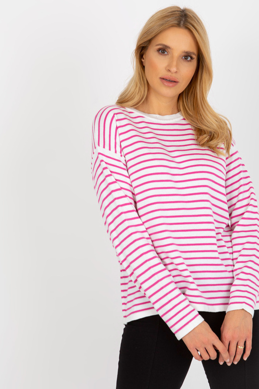 Valge ja helelilla triibuline kampsun...