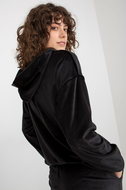 Must naiste veluurkomplekt... Must naiste veluurkomplekt...