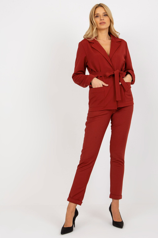 Burgundia ülikonna bleiser köite ja... Burgundia ülikonna bleiser köite ja...