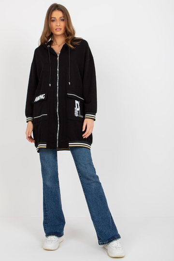 Must pikk pusa ja taskutega...