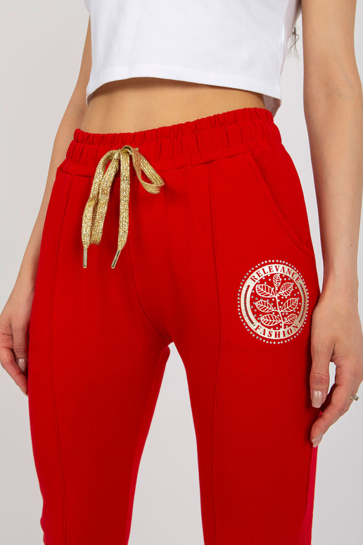 Punased aplikatsiooniga naiste...