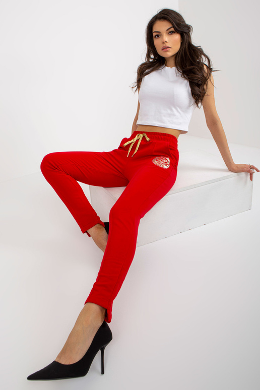 Punased aplikatsiooniga naiste...