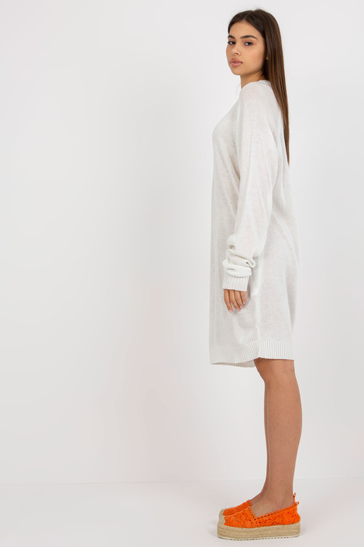 Valge Oversize pikkade varrukatega...