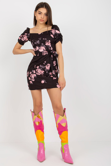 Ilona Must ja roosa... 2